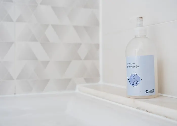 Guestready - Ria Reflection *